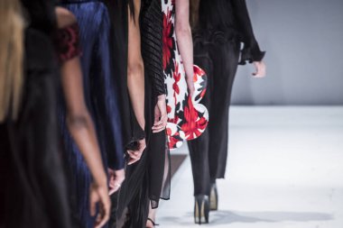 Gösteri, podyum olay, pist defile