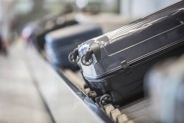 Wheeled Suitcase Bags Luggage Belt Airport Terminal — Stock Photo, Image