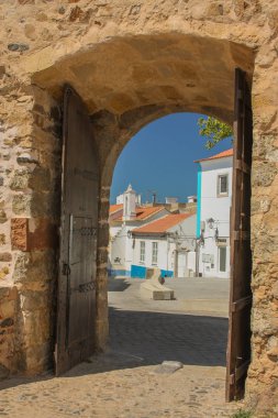 Sines, Algarve, Portekiz - 20 Ağustos 2013: Duvara ağ geçidi 