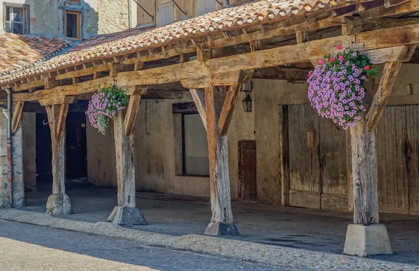 Revel Mediodia Pirineos Francia Agosto 2017 Arcade Columnas Madera Plaza — Foto de Stock