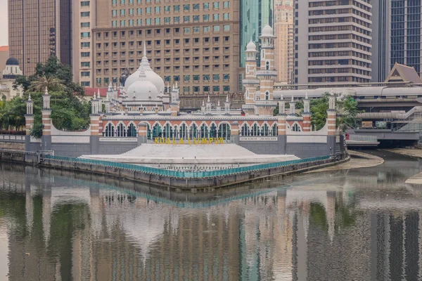 Kuala Lumpur Malasia Marzo 2018 Reflexiones Mezquita Jamek Río Klang — Foto de Stock