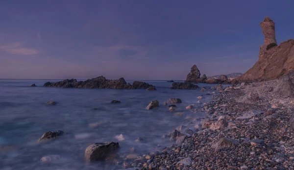 Kis köves strand, a három nagy sziklák — Stock Fotó