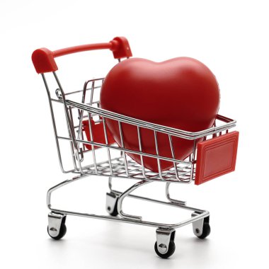 kalp Studio'da izole alışveriş sepeti satış üzerinde beyaz arka plan atış içinde pazarlama ve finans, web için nesne tasarımları.