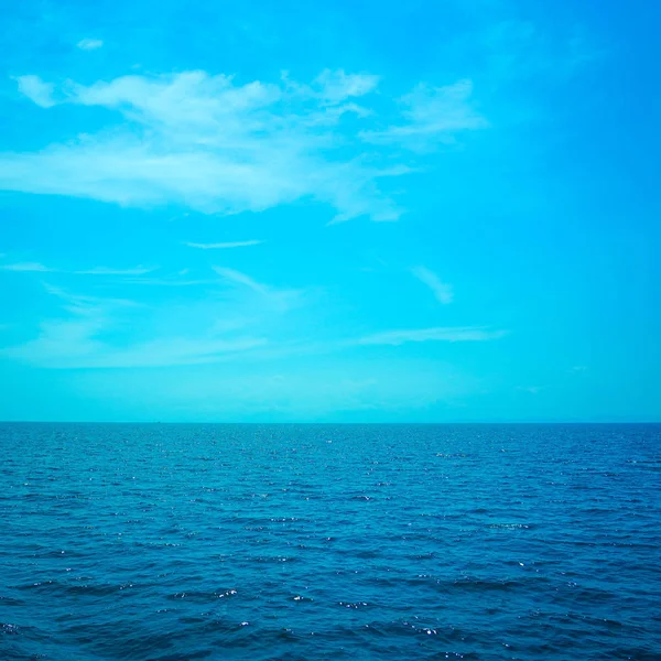 Bellissimo paesaggio marino cielo oceano della natura — Foto Stock