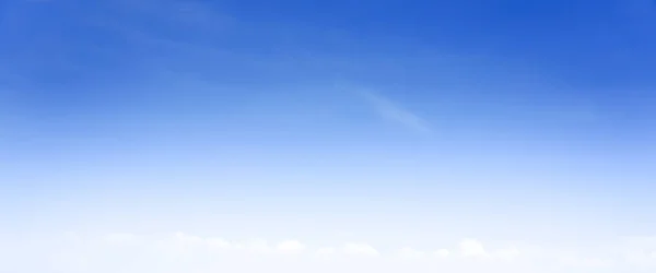 Θολή Μπλε Φόντο Sky Σύννεφο Καθαρό Ουρανό Μπλε Φόντο Σύννεφο — Φωτογραφία Αρχείου