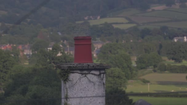 背景是英国小镇的烟囱 — 图库视频影像