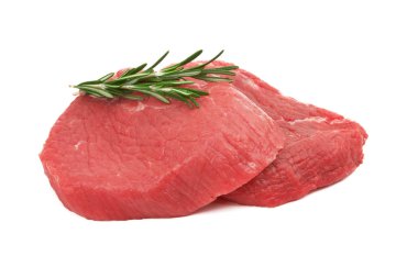 Beyaz arka planda izole edilmiş taze çiğ et