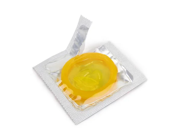 Preservativo Isolado Sobre Fundo Branco — Fotografia de Stock