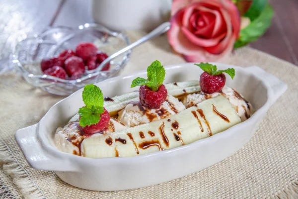 Bir kase dondurma dondurma muz split 