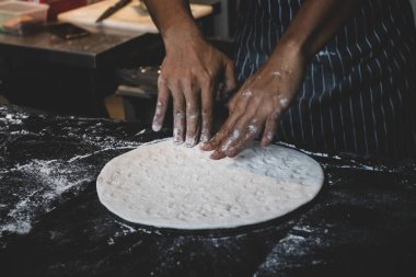 Yemek konsepti, pizza ve malzeme yapmak..