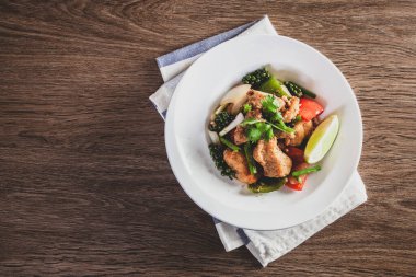 Kara biberli kızarmış balık.