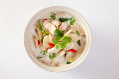 Tavuk Hindistancevizi Çorbası (Tom Kha Kai) Tayland yemeği