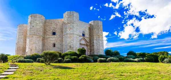 Unikatowy Ośmiokątne Zamku Castel Del Monte Unesco World Heritage Puglia — Zdjęcie stockowe