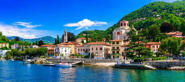 Malownicze Jeziora Lago Maggiore Pięknego Miasta Laveno Mombello Lombardia Włochy — Zdjęcie stockowe
