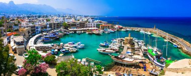 Kıbrıs - Türk bölümü Kyrenia seyahat. Eski Liman görünüm.