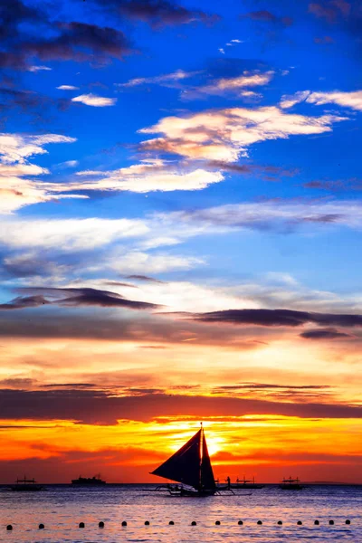 Incroyable Coucher Soleil Tropical Silhouette Voiliers Boracay Philippines — Photo