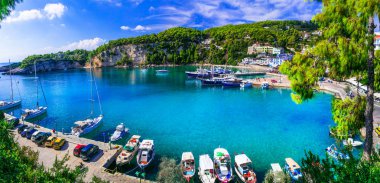 Güzel Alonissos ada - Yunanistan sakin yüzmek rahatlatıcı 