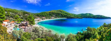 Güzel Panormos Skopelos - en iyi plajları defne. Sporades island, Yunanistan.