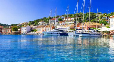 Pitoresk marina Paxos Adası. Ionian Islands, Yunanistan.