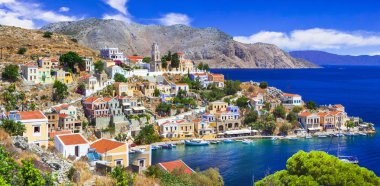 Geleneksel renkli Yunanistan serisi - güzel Symi Adası.
