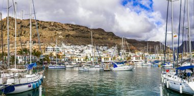 Gran Canaria - pitoresk marina ve Puerto de Mogan, İspanya en iyi plajları.