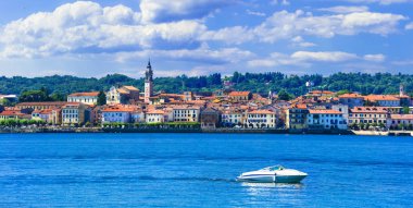 İtalya - doğal Arona Köyü, Lago Maggiore güzel göller