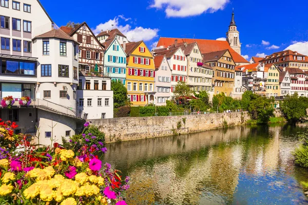 Ταξίδια στη Γερμανία - πολύχρωμα φλοράλ πόλη Tubingen, Μπάντεν-Βίρτεμπεργκ. — Φωτογραφία Αρχείου