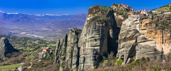 Meteora - ünlü dini dönüm noktası orta Yunanistan manastır — Stok fotoğraf