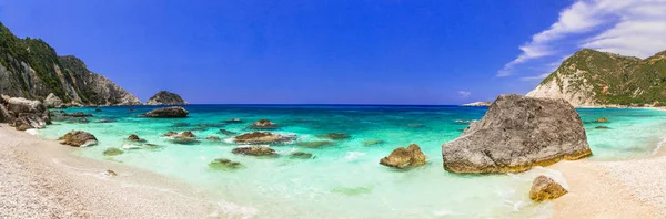 Best beaches of Greece - Myrtos in Kefalonia, ionian islands — Stock Photo, Image