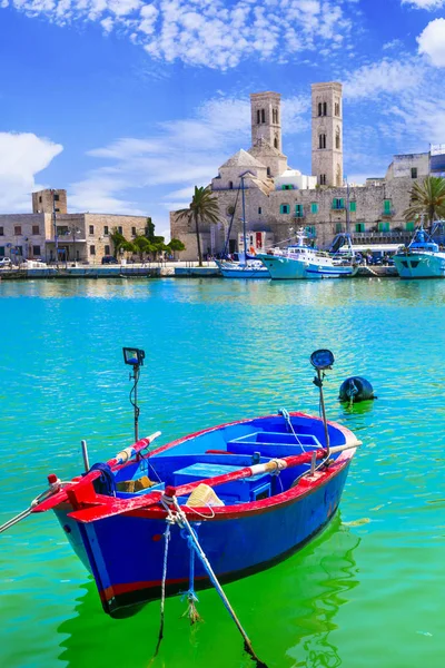 Molfetta - malerische Küstenstadt in Apulien, Italien — Stockfoto