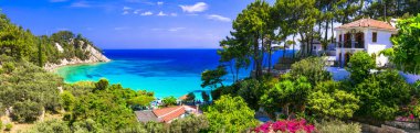 Yunanistan serisinin en güzel plajları-Samos adasında Lemonakia Plajı.