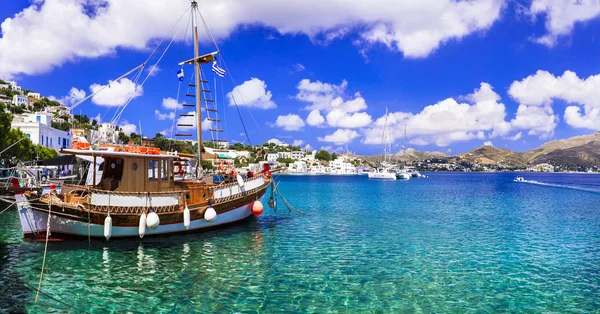 Autêntico tradicional grego ilhos- intocada bela ilha Leros . — Fotografia de Stock