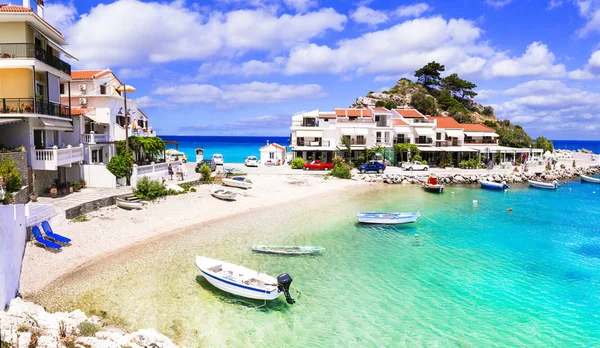 Samos eiland-pittoreske traditionele vissersdorp Kokkari. Griekenland. — Stockfoto