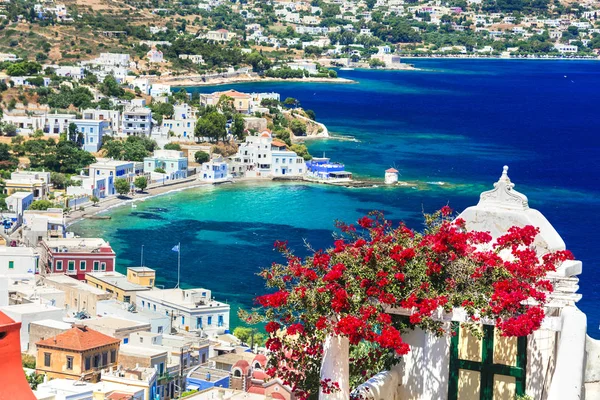 Hermosa isla griega tradicional de Leros. Dodecaneso. vista de Agia Marina . —  Fotos de Stock