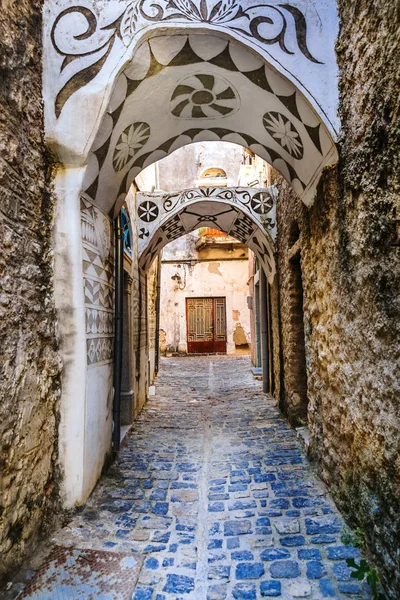 Beautiful old streets of traditional villages in Greece - Pyrgi village, Chios island . — стоковое фото