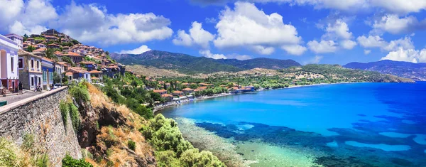Gyönyörű hagyományos görög szigetek - Lesvos.panorámás kilátás. — Stock Fotó