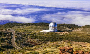 Avrupa 'nın en büyük gözlemevi Roque de los Muchachos - La palma, İspanya.