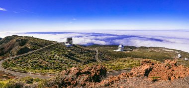 La Palma adasındaki ünlü gözlemevi. İspanya Kanarya Adaları.