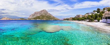Amazing Yunanistan - Kalymnos ada, güzel Mirties plaj ve kayalar.