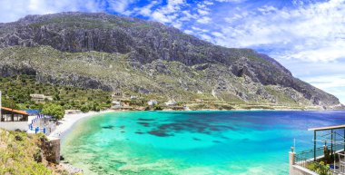 Bozulmamış Yunan adaların natrural güzelliği- Kalymnos, güzel Arginonta plaj, Yunanistan.