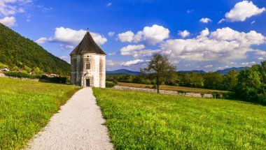 Soteska, Şeytanlar Kulesi, park köşkü, 17. yüzyıl, Krka Nehri Vadisi, Slovenya.