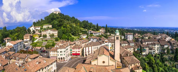 イタリアシリーズの最も美しい中世の村(ボルゴ) -アソロ、ヴェネト. — ストック写真