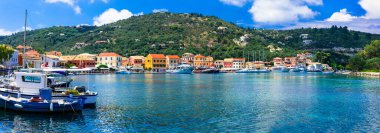 Yunanistan 'ın İyon adaları- güzel Paxos, turkuaz deniz ve resim köyü Lakka