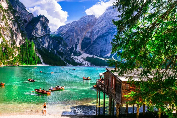 Häpnadsväckande Alpina Landskap Dolomiterna Berg Lago Braies Sjön Sydtyrolen Italien — Stockfoto
