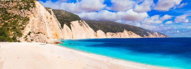 Yunanistan İyon adalarının en iyi plajları. Kafadanbacaklı (Kefalonia) - tropik turkuaz deniz ve beyaz kumsallı Fteris sahili