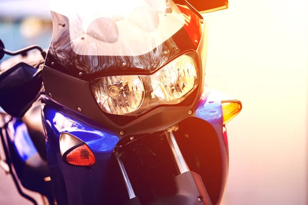 Motocicleta de corrida de esporte de cor azul — Fotografia de Stock