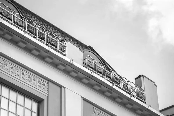 Facade of the building in art Nouveau style — Stock Photo, Image