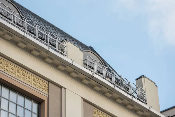 Fachada do edifício em estilo art Nouveau — Fotografia de Stock
