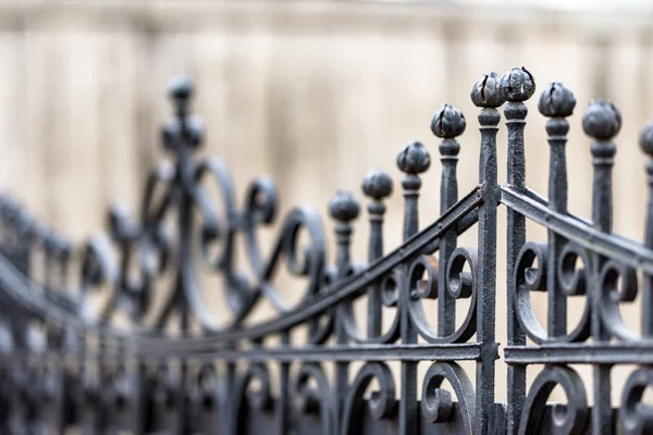 Smeedijzeren hekken, decoraties — Stockfoto