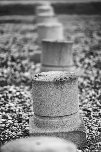 Cerca de concreto para estacionamento — Fotografia de Stock